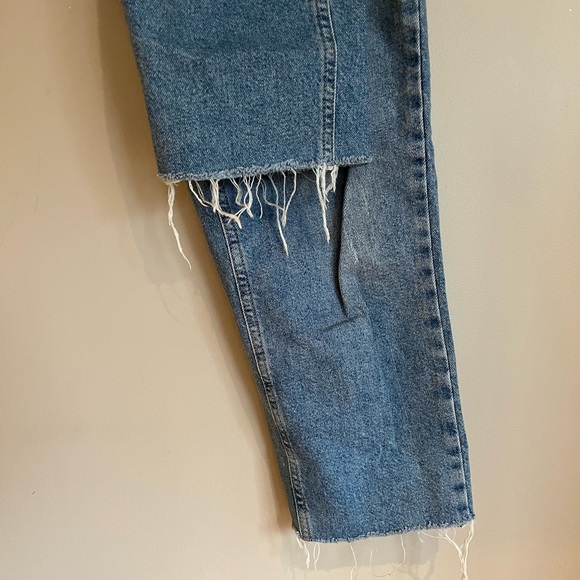 BDG Vintage Wash Mom Jean - Picture 4 of 5